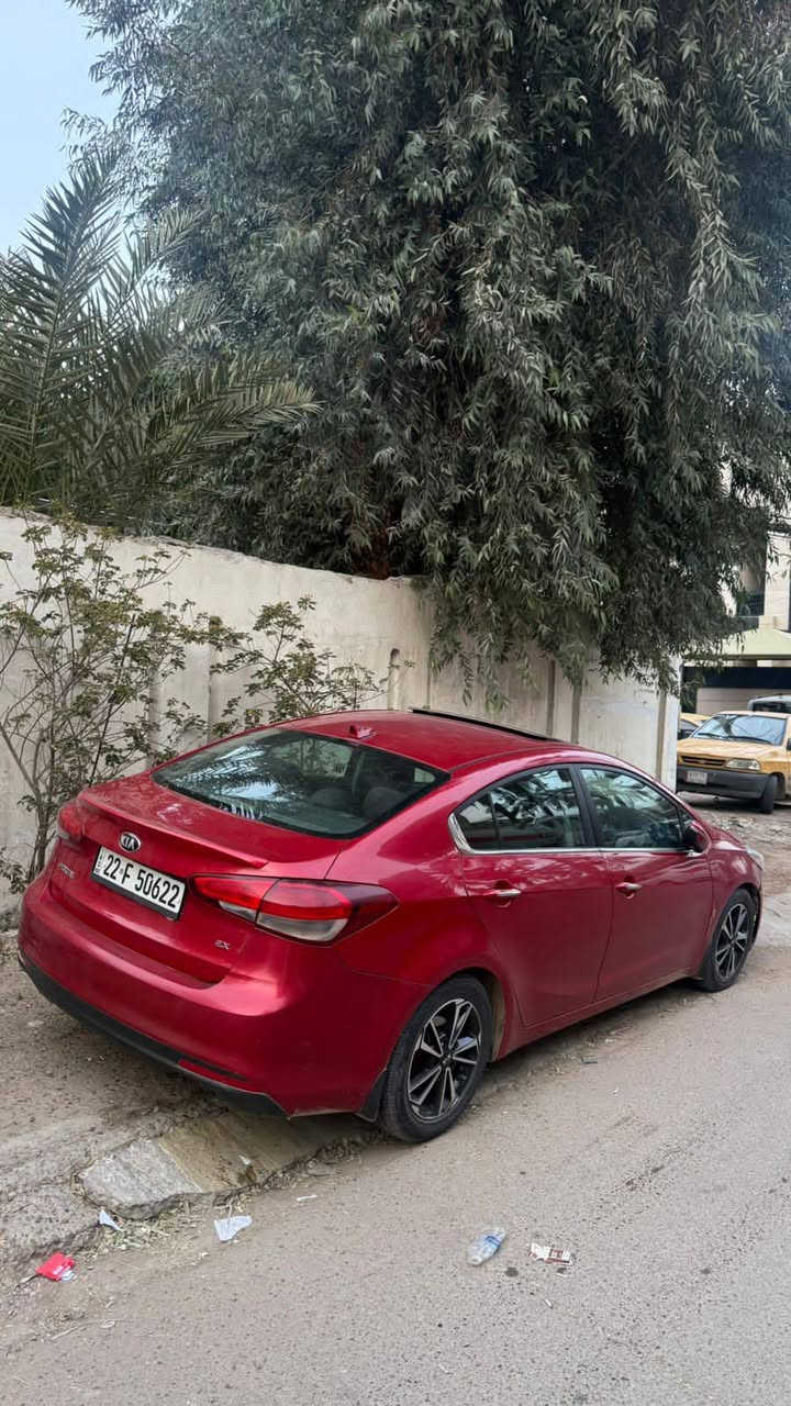 للبيع فورتي موديل 17 لون احمر مواصفات فول واحد على واحد رقم اربيل الجديد محرك 2000 دوش بيهه صبغ جاملغ و شويه بلبنيد بدون ارباك بدون دواخل مكانهه بغداد صليخ ترهم مراوس السعر 120  ***********.  ***********
