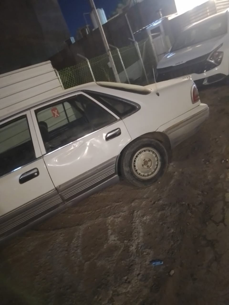 السلام عليكم اخوان برنس بروك هام سياره كير اوتو محرك مفتوح كير صدر تخم تاير سياره كلش جاهزه السياره  بدون خياس سياره بلاديه  قبل اسبوع حمت وصار بيه كازكيت  السعر ٢٣ وبيه مجال  بغداد السيديه ***********
