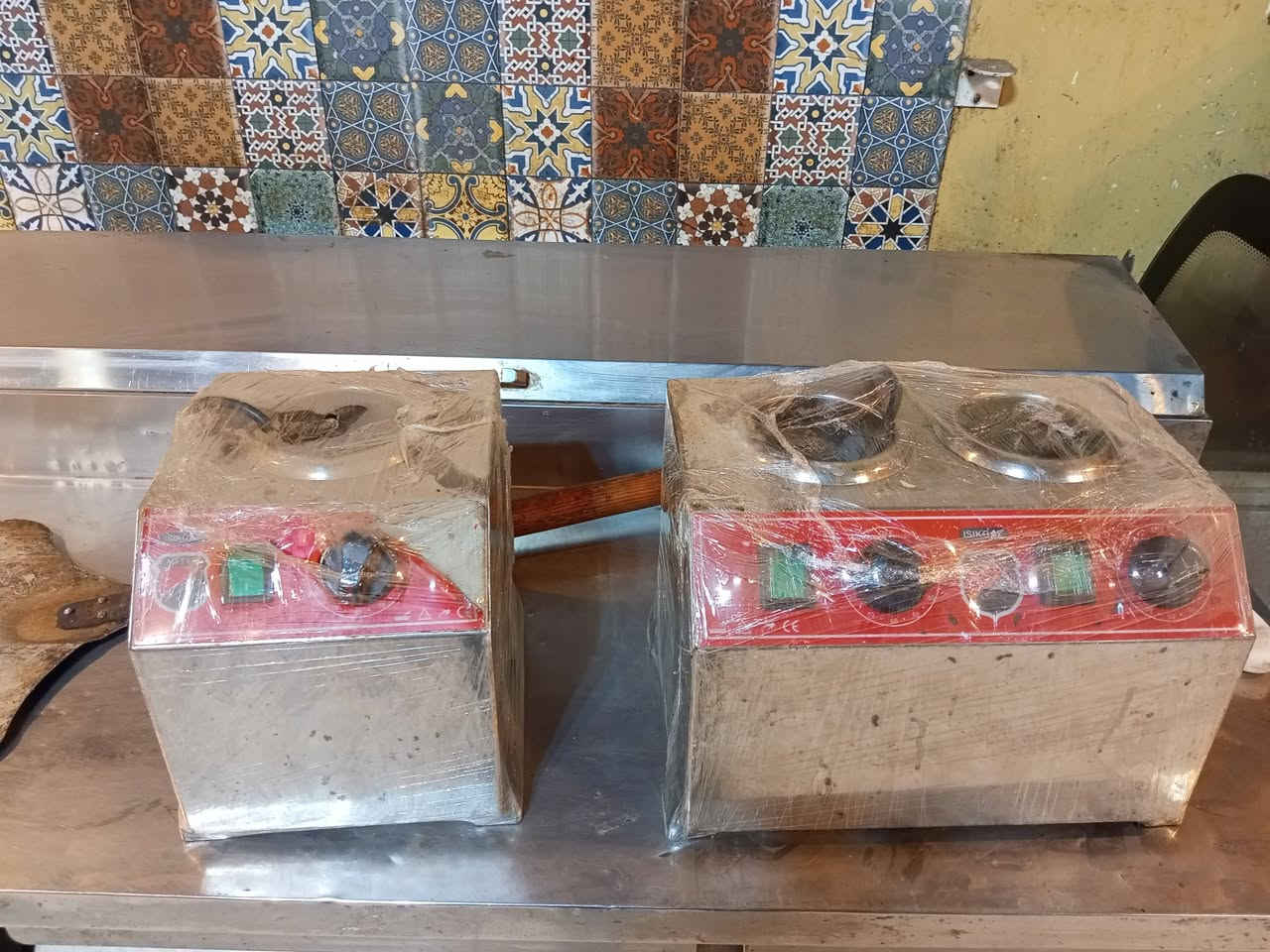 سلام عليكم غراض مطعم للبيع كول نضيف وشغال
***********
