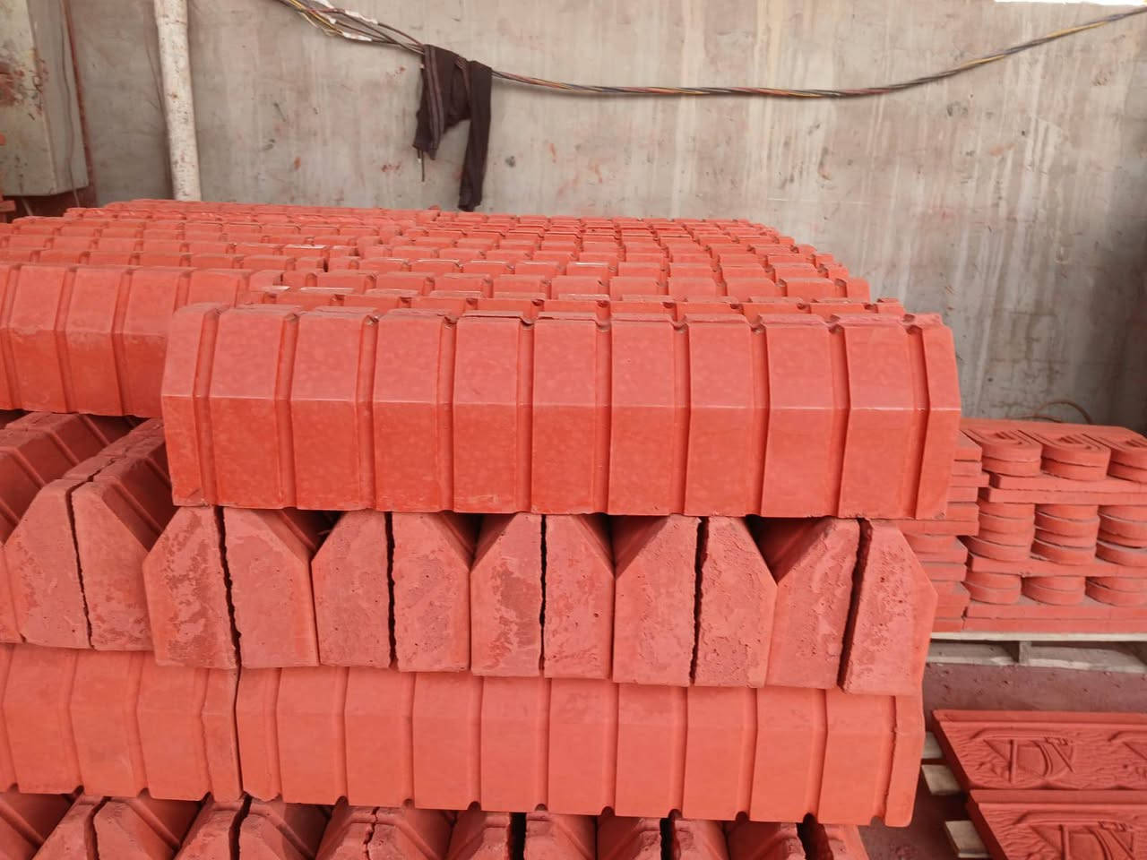 معمل #كاشي،بغداد
الانتاج #كاشي #موزائيك ومطعم با #المرمر #الانتاج #مكبس #أوتماتيك
#كاشي  درجه اولى 
G-W
كاشي #اولى🤩😍💪
و اسعارنا ثابته مختلف انواع الكاشي موزائيك😎
💪💪💪
اختار لون و توصيل #علينه🤗
 ‏ ‏مواد درجة أولى
‏ ‏الماء حلو
‏مستعدون تجهيز المواد 🚛🚛👇👇
1- الدينا بلوك درجه اولى 💯
2- مقرنص درجه اولى 🌹
3- شتايكر 80*80
4-الدينا شتايكر ملون /40*60♣️
💥
كاشي قياس 40*40
👌👌👌
(كاشي #بغداد🔴
🦾🦾🦾
#سعر #جمله 
#العنوان #بغداد الكماليه  

للتواصل معنا يرجاء مراسله #الصفحه 
او الاتصال على الرقم #التاليؤ
كذالك الدينا واتساب.  
***********👉.   الرقم الهاتف 📱
***********👉.     📞📱
