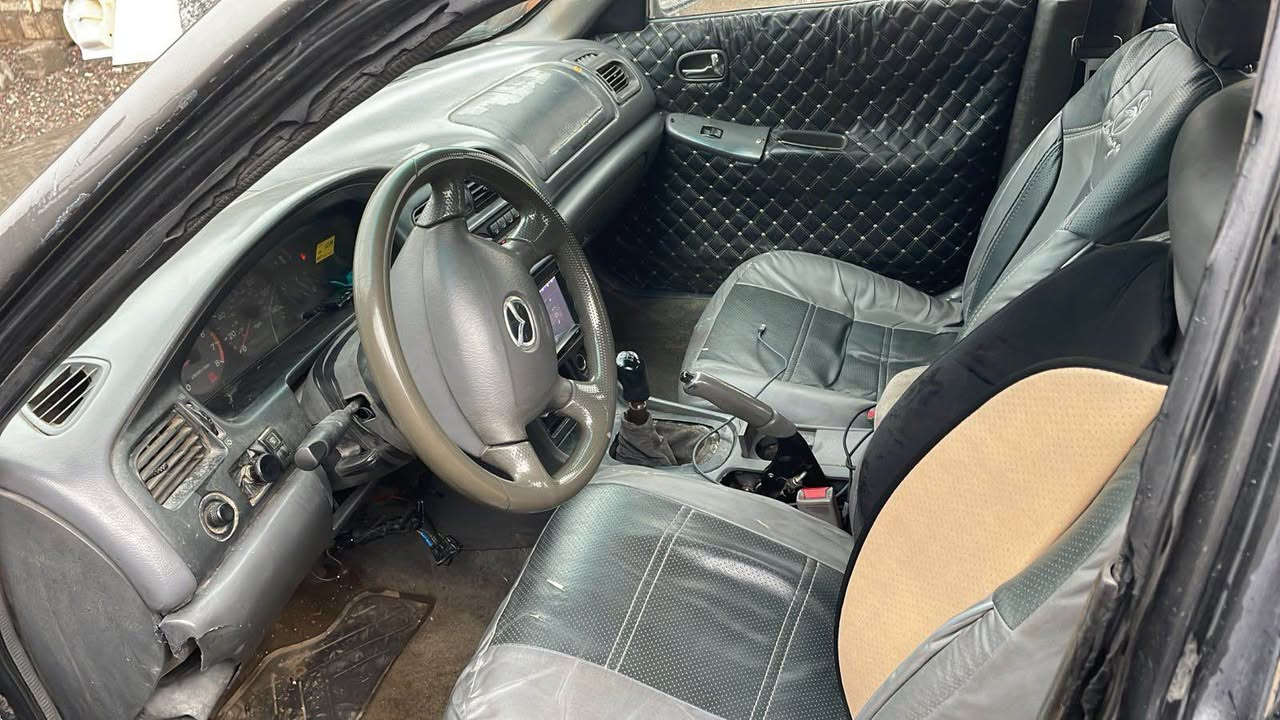 مازدە مۆدێل ٢٠٠٠ مواسفات امریکی
سەیارەکە تەنها عام کراوەتەوە بۆ جوانی 
جەمپەکی پێشی هەیە 
بڕاوە و وەڕگەڕاو بەشەرت
سەیارەکە گێر و مەکینە و کارەبایات بەشەرت 
بەناوکردن و تەحویل بەشەرت
سەنەوی ٢٠٢٣ بەسەرچووە 
غەڕامە جەندی لەسەربوو دوای معامەلە دەگەڕێندرێتەوە
شوێنی سەیارە مەسیف  
نرخی ٣٨$ وەرەقە و معامەلە
***********
*********** أربيل, العراق
