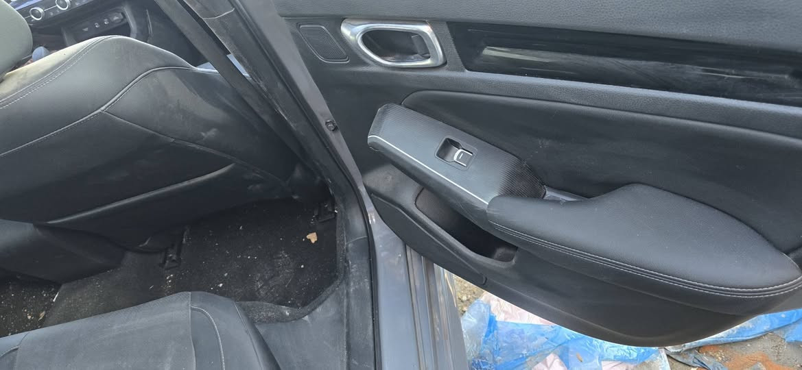 السلام عليكم 
هوندا سيفك ٢٠٢٥ 
فول مواصفات هايبرد
دخول جديد بدون رقم 
بيع على حادثها 
االعنوان بابل المسيب 
السعر ٧٥ ورقه 
***********
