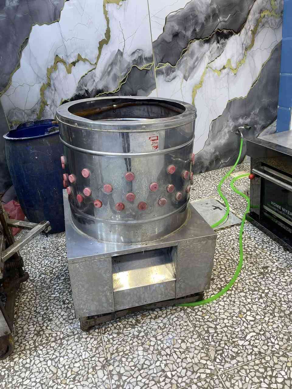 سلام عليكم متوفره غراض مطعم للبيع ***********
