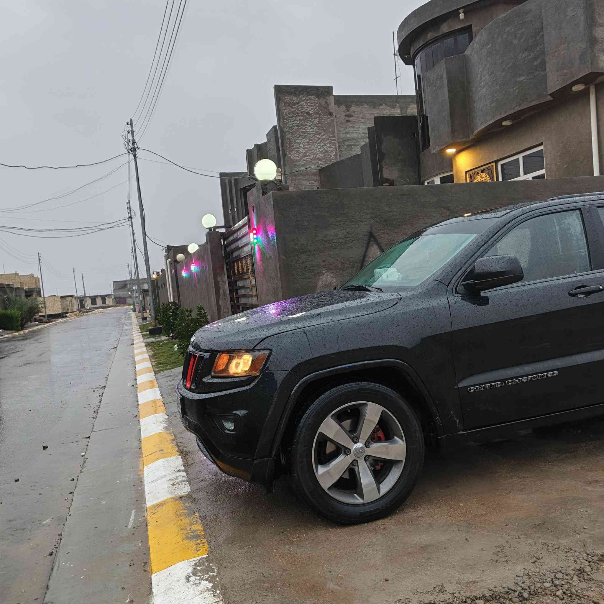 سلام عليكم جيب لبيع او مراوس  موديل 13محدث بجم 15رقم بغداد دولي بسمي كير مكينه مكفولات 6سلندر ضر جاملغ بنيد مصبوغه حزام شبر بل قماره بدون دواخل السعر 130بيها مجال *********** 
ذا اكو مراوس قل منها
