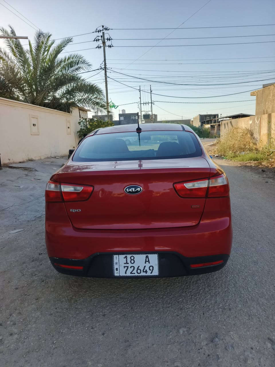 السلام عليكم
‏كيا ريو 2014 وارد امريكي محرك 1600 Gdi  كير 6 نمر. 
‏رقم بابل انكليزي باسمي وهزة  وسنوية جديدة . 
‏ضررها جاملخ وبنيد بدون اي دواخل وبيهة بالعراق باب مبدلة ابلادية نفس للون. 
‏بيهة سونار جديد
‏كير ومحرك وحدادية وتبريد  على وضع شركة. 
‏سيارة استخدام شخص واحد من يوم ترقمت 2014 لحد هاي لحظة. 
‏القمارة بيهة جراد
‏سيارة عليهة ادامة كاملة ماتصرف عليهة فلس. 
‏السعر 78 
‏بابل /ناحية الامام / منطقة علي بن الحسين 
‏***********
