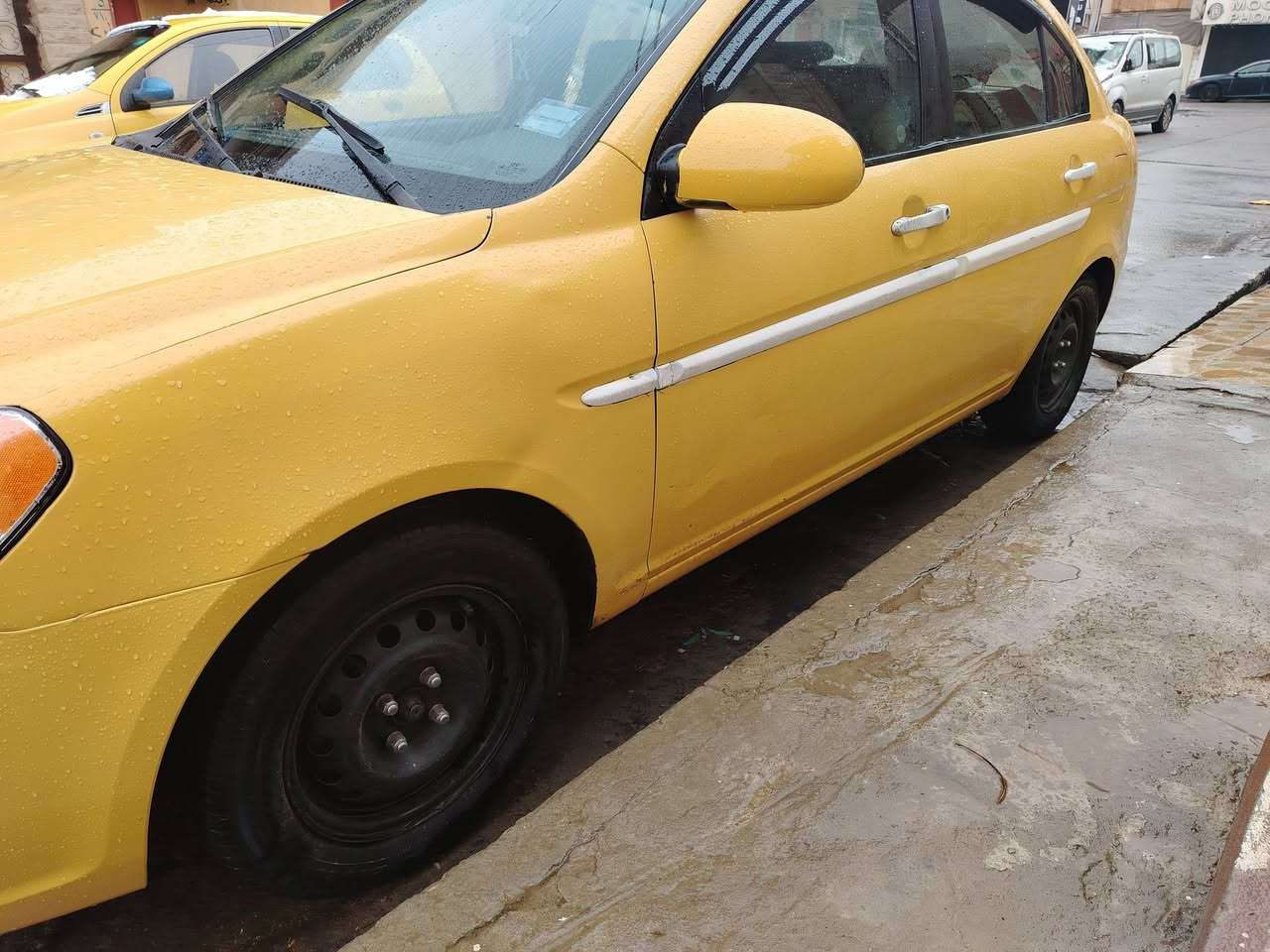 السلام عليكم
 أكسنت دبدوب 2008 امريكي 
گير اوتوماتيك سيارة بأسمنا تحويل جديد رقم مسطرة
مصفرة هيئة وغرامات 
سنوية انتهاء صلاحيتها الى 2031
شرط التحويل
ضرر: مبدل بنيد فقط بدون دواخل شرط طخم جديد تايرات جدد محرك مكفول شرط گير غير مكفول 
السعر: (85)بيها مجال شي بسيط
باقي التفاصيل  : ***********/ 
                        ***********

الموقع :  الموصل  حي الميثاق
