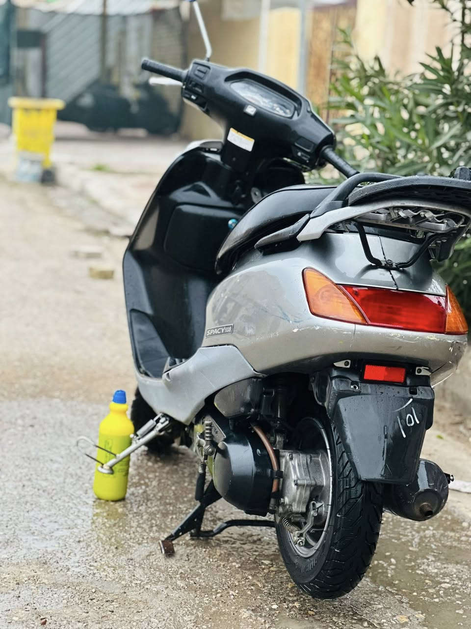 للبيع دراجه نضيفه وكلشي بيهة بلادي بس الكفر الكدام تجاري. ما متواجد عل فيس اتصل وتدلل. ***********
