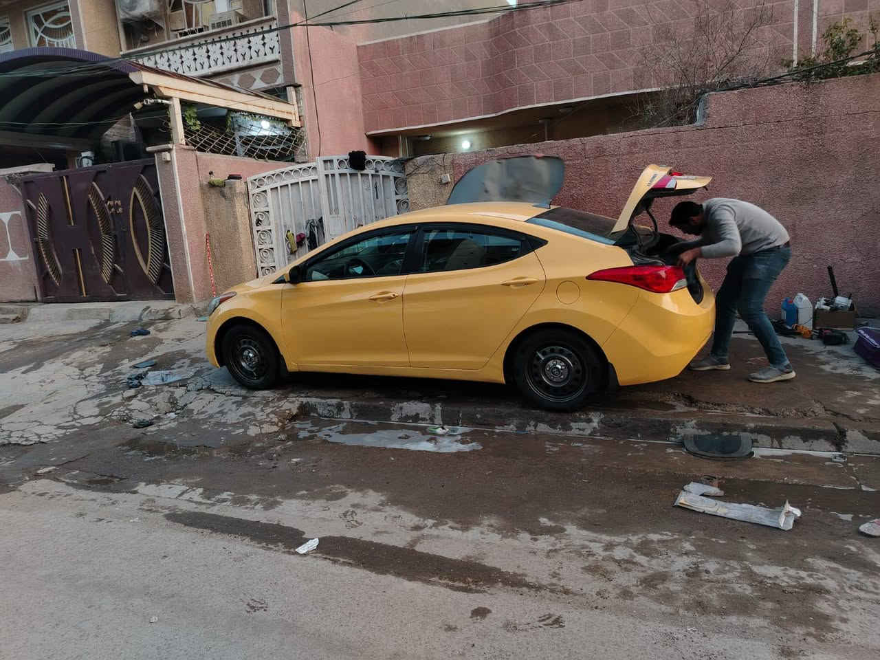 السلام عليكم النترا ٢٠١٢حادث بنيد مبدل وتعمير بالجاملغ سياره جديده مكينه كير جدد صدر امامي خلغي جديد  تايرات جددصبغتهه كلش حلوه السعر ٩٨بيهه مجال للاستفسار الاتصال ***********مكان بغداد الشعب شارع الصحه
