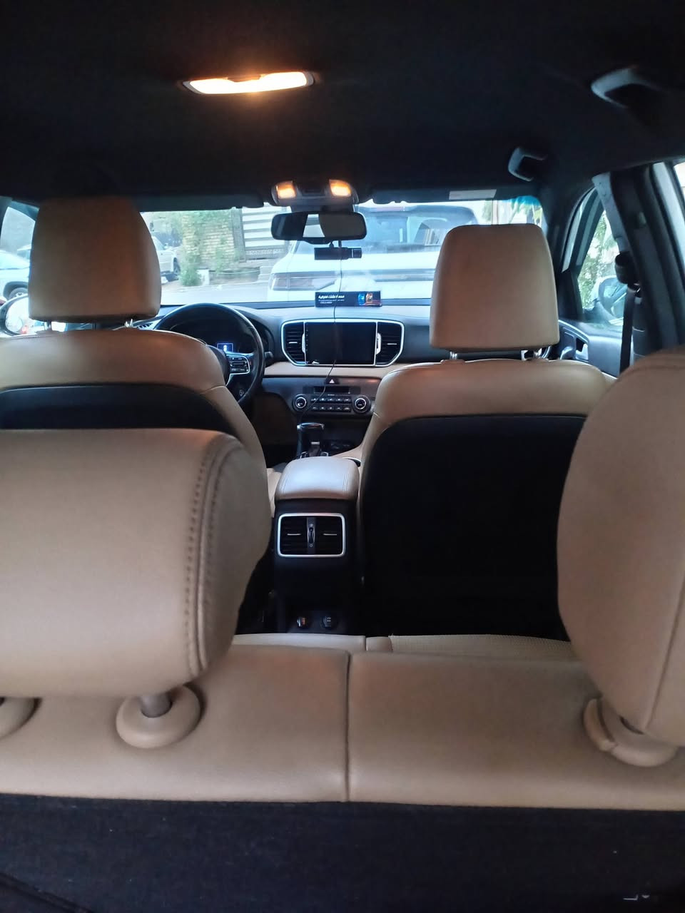 السلام عليكم عندي سياره كيا سبورتج ١٩ السياره بيه فقط بارد بدون صبغ خليجي ماشيه ١٠٠ بغداد انكليزي تحكمات جهتين ٣ انواع قياده وبيه هواي شغلات السونار موجود الاتصال على الرقم التالي واتساب *********** ابو علي حي الجهاد السعر ١٨٥ وبيه مجال بسيط
