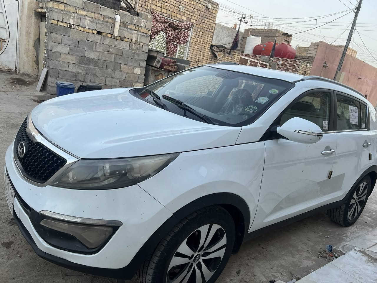 السلام عليكم سياره نوع كيا سبورتج للبيع وارد خليجي بيها صبغ بابين وبنيد امبدل والباقي مكفول بيها سونار بلمنشور موجود موديل 2014مشروع وطني سنويه جديده وجاهزه من كل النواحي محرك 2400 دوش كير تبريد حداده كله جديد ومكفول مكان السياره ميسان السعر 105 وبيها مجال قليل الشراي يتصل ***********////***********
