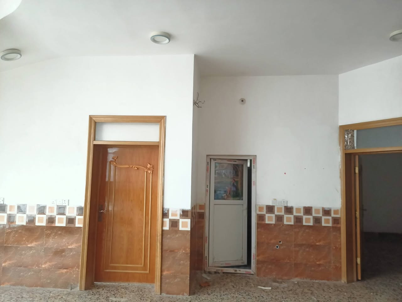 كربلاء نهايت شارع المدرسي قرب شارع ابو مهدي المهندس
بي 2 غرف وصاله ومطبخ واستقبال وحوش جبير
مساحه 200متر 
اجار 450الف
***********
