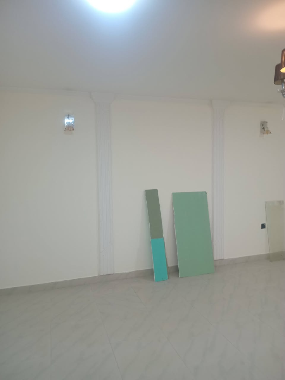 صباغ متفرغ مكاني بغداد الدوره عمل كل مايخص الديكور وصبغ  ***********
