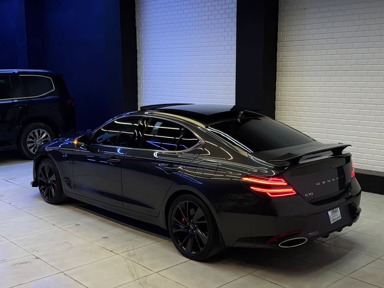 جينسس موديل 2023 -
G70 sport prestge
فول مواصفات V6 3.3 توين تيربو
ماشيه: 32ميل

حساسات اماميه وخلفيه +كامره خلفيه مع الدوران 360
1- محرك V6 سعة 3.3 توين تيربو
2- سقف بانوراما + سقف كنتارا بالكامل
3- تشغيل بصمة + تشغيل عن بُعد
4- مقاعد كهربائية ميموري مع تدفئة وتبريد
5- قيادة ذاتية + نظام تثبيت السرعة
6- دخول ذكي مع إضاءة ترحيبية
7- أنوار LED أمامية وخلفية
8- مرايا كهربائية قابلة للطي مع إشارات
نظام صوت نظام تحديد المسار + رادارات أمامي p
وخلفية وجانبية
10- حساسات أمامية وخلفية
11- شاشة كبيرة + كاميرا خلفية
(Data Show)-12
13- شحن لاسلكي للجوال Lexicon نظام صوت
- خمس وضعيات قيادة مع تغيير صوت الإكزوز السيارة جاهزة بدون نقص عليه تخم تايرات MIcheLin
حادثه فقط قطعتين جاملغ عكس السايق نفسه راجع بارد البنيد مبدل نفس اللون وكاله بدون ايرباك /وصوره الحادث موجوده سياره  باسمي تحويل ثاني يوم سيارة كير محرك مكفولات من كلشي هـ  /***********/
