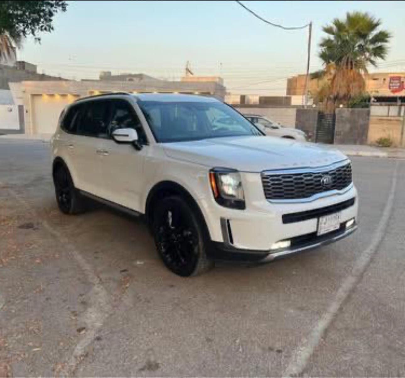 🚗 للبيع | FOR SALE

🔹 النوع: كيا توليرايد v6
🔹 الموديل: sx 2020
🔹 اللون: أبيض 
🔹 الممشى: 69000 km 
🔹 الوارد / المحرك: ممتاز
🔹 الحالة: ممتازة
🔹الضرر : دعاميه خلفيه وجاملغ خلفي ايرباك برده راجع سستم جهة السايق 
🔹المواصفات :

1- المحرك 3800 v6
2 - بصمه تشغيل
3- سايد بريك بصمه
4-‏ صندوك شفط
5- حساسات خلفيه اماميه
6- مثبت سرعه 
7- نضام ABS
8- مانع انزلاق
9- حساس أطارات 
10- بك لايت ليد
11- شاشه كبير 
12- كامره دواره
13- كشافات امامي
14- شاشه اعطال
15- ويل حجم ٢٠ اسود
16- رادار جانبيه
17- رادار نقط العمياء
18- رادار الخطوط البيضاء 
19- اشاير بالمري 
20- كشنات تدفئه تبريد
21- كشنات جلد
22-‏ توقف ذاتي عند الرجوع
23- لايتات اربع عدسات + ليد 
24- نضام قياده أيكو + سبورت +سمارت +نورمال
25- بلوتوث + aux + usb
26- فول تحكم ستيرن
27- لدات بالبيبان عند الفتح
28- اوتو بريك
29- شحن اللاسلكي 
30- يو بي اس بالكشنات الخلفيه
31-‏ Led +  زينون
32- اوتو هولد
33- كشنات 7 ركاب VIP
34- العداد 69 الف كيلو قابل للزياده
35- دبل فتحه بانوراما

✨ سيارة نظيفة – استخدام شخصي
✨ جاهزة وما تحتاج مصروف

💰 السعر:  28500$(قابل للتفاوض) 

📍 الموقع: بغداد 
📞 اتصال / واتساب:*********** 

—
📌 Road Cars IQ | نعرضها صح… تنباع أسرع
#سيارات #للبيع
