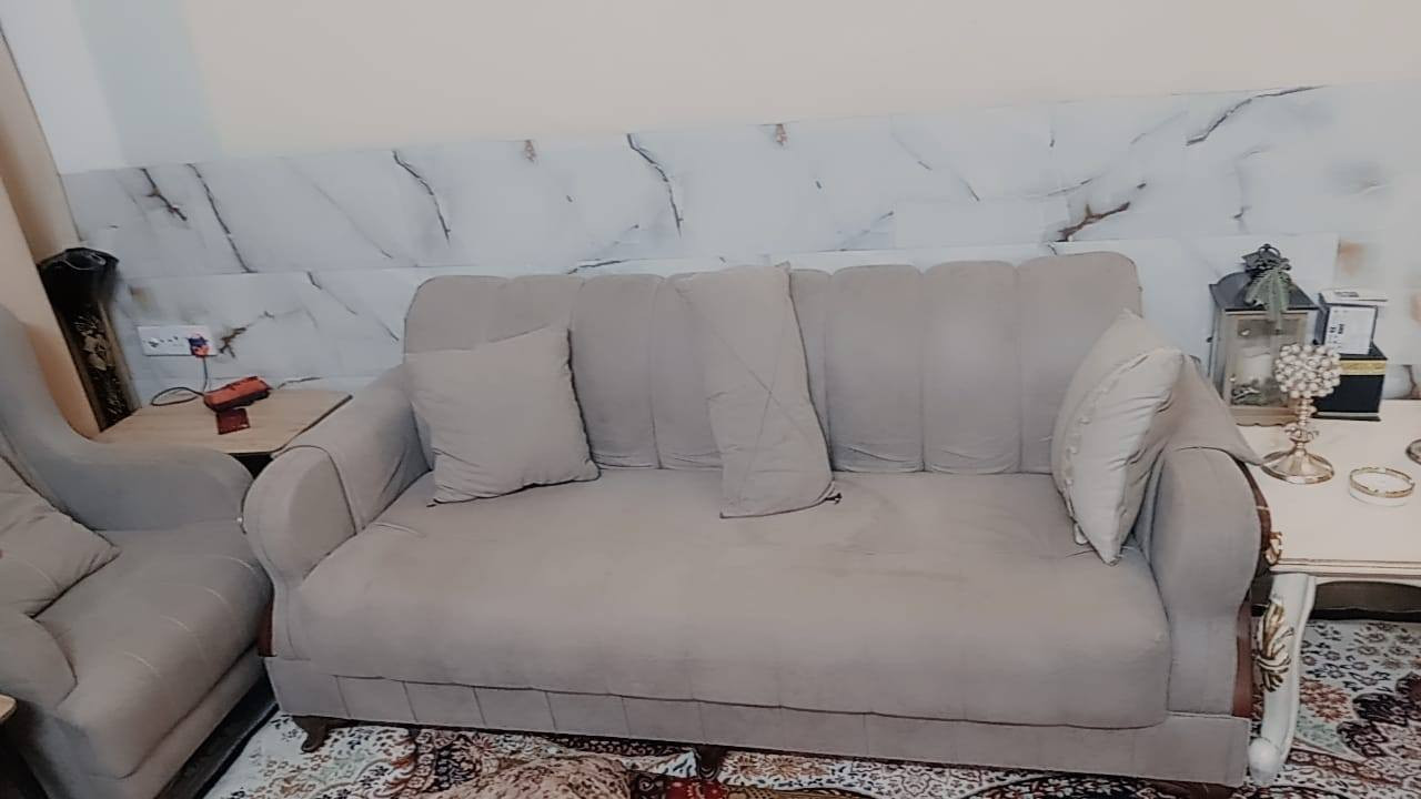 الاستفسار رقم الهاتف ***********
