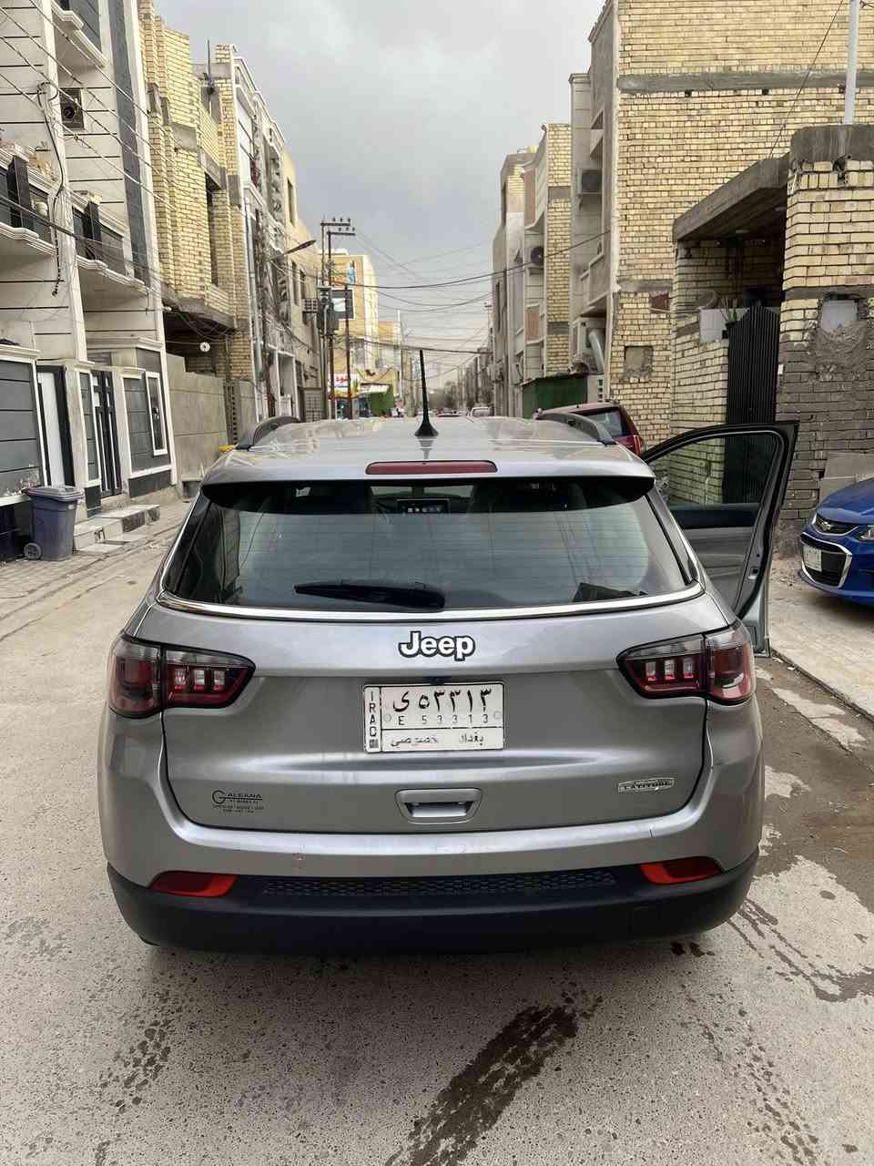 السلام عليكم
جيب كومبارس 2022للبيع 145ورقة وبيهة مجال السيارة مال بيت نضيفة جدا ماشية فقط 37mi✅
مواصفات السيارة

‏LATITUDE
معروف مواصفات 
كاربلي 
حساسات 
وبقية المواصفات معروفة 
✅ما اكطع سعر عل تلفون تجي وبيك خير ودلل 
مكاني الشعب شارع عدن 
***********
