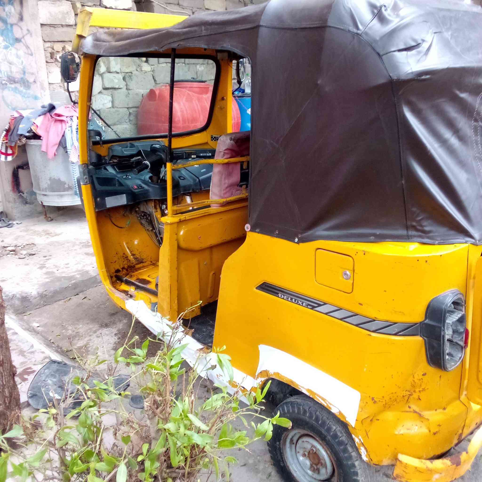 سلام عليكم   عندي تكتك نيفيس 19داخلة 20اوراق بصرة شغالة نضيفة هندر.  سلف تجفيت شركة. خياس قليل بية واضح بالصورة.  دعمة ورة شغلة بارد. واضح بصورةسعرة 3500بيه مجال   بصرة نجيبية قرب جسر خالد  رقمي ***********ابوحسن
