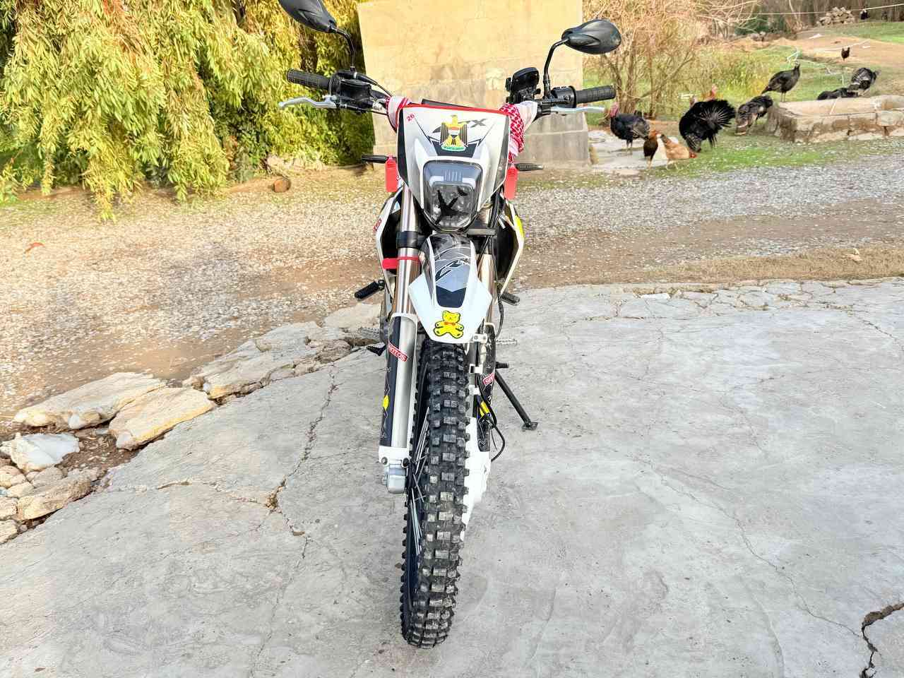 السلام عليكم قفاز للبيع CRX محرك 300CC  زنجيل المرقوب موديل 2025 منفيس دبل اسويج بعده جديد لايت لد شاشه  رياضي السعر 1250 أو بيه مجال للاستفسار الاتصال على الرقم *********** المكان ناحية الزاب
