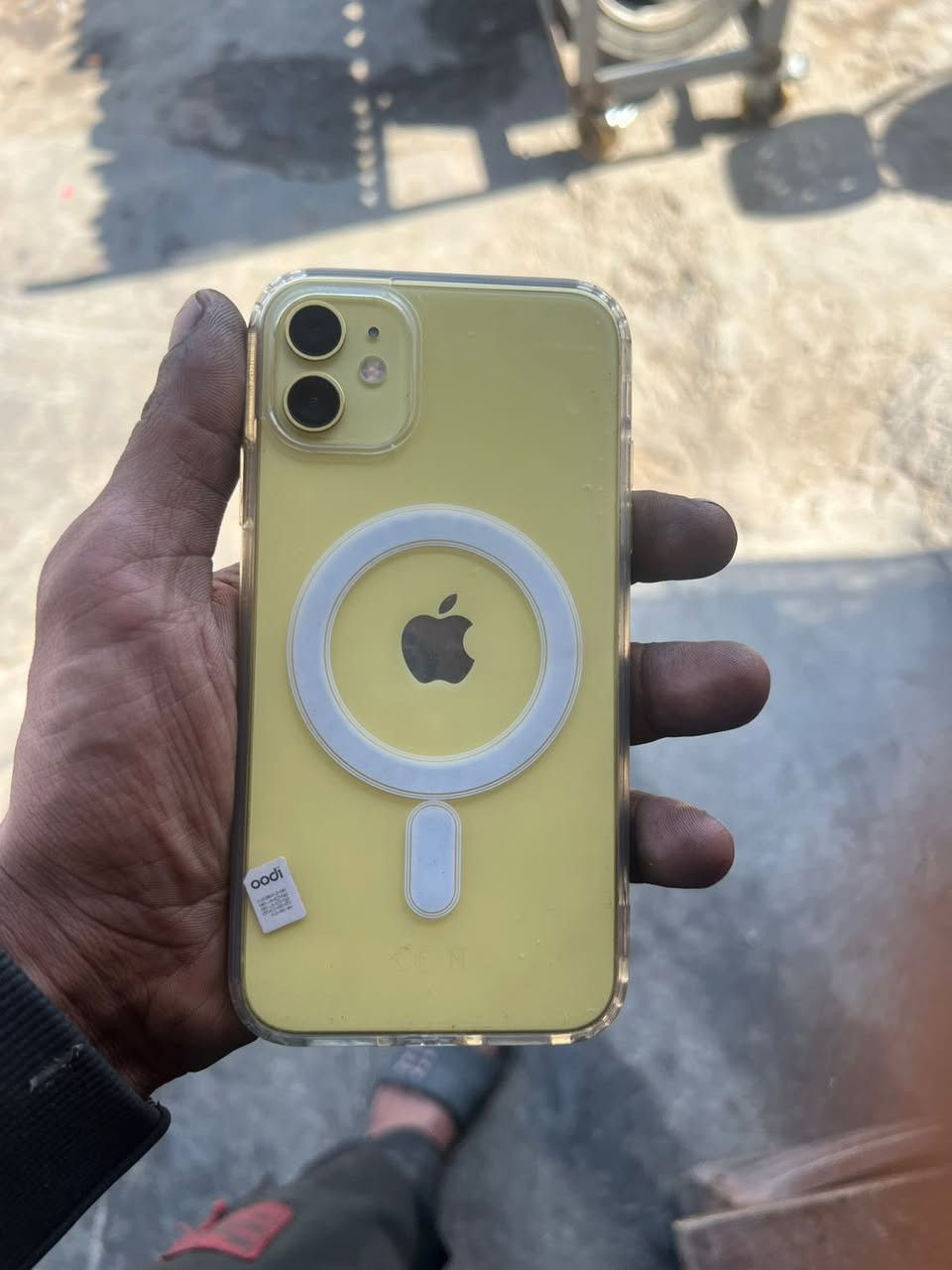 للبيع آيفون ١١
كامل من كلشي ما مفتوح 

وهاي صور كدامك 

مكاني بغداد بلديات 

الرقم ***********

اهلاً وسهلا
