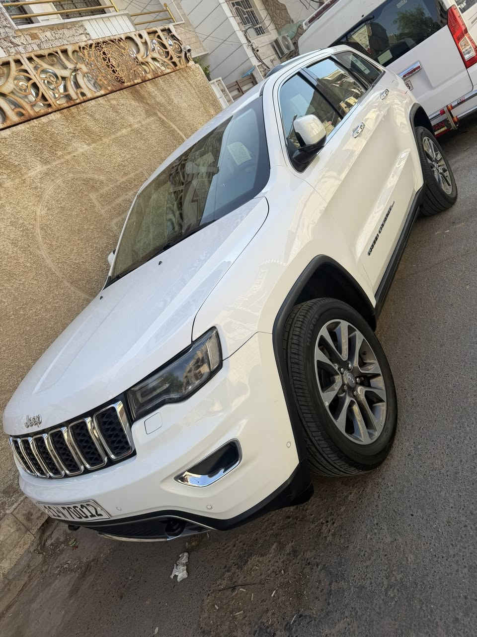 السلام عليكم جيب 18 وكالة هارلم فول لمدت بلاص  سيارة بسمي مكفوله من صبغ حتا دعاميات فقط بارد  بدون فتح  جاملع امامي 
دوسات كهربائيه  عنواني بغداد 
***********
