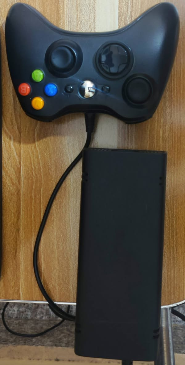 إكس بوكس 360 سلم 
مهكر بي بل 100 لعبه كامل ملحقات جوستك 1 نضافه 100/90 نسخه المس 
السعر 120 و بي مجال يوجد توصيل لكل محافظات العراق ***********
