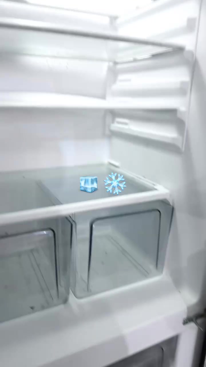 #ثلاجة وفريزر ماركة (Cylinda) 🧊❄️
🖍️المواصفات
(ماركة سويدية معروفة بالجودة)
1️⃣التصميم: ثلاجة من الأعلى + فريزر من الأسفل
2️⃣السعة: 310 لتر سعة قسم الثلاجة (العلوي): 186 لتر سعة قسم الفريزر (السفلي): 124 لتر (يتميز بمساحة تخزين واسعه مقارنة بالثلاجات العادية)
3️⃣قياس: ارتفاع: 186سم. عرض: 60 سم
4️⃣الطاقة: فئة +A (اقتصادية جداً في استهلاك الكهرباء)
5️⃣مستوى الضجيج: هادئة جداً أثناء العمل 
🥇مميزات الإضافية:تبريد ديناميكي مزود بمروحة لتوزيع الهواء البارد بالتساوي.خاصية التجميد السريع (Fast Freeze) في الفريزر ❄️❄️
إضاءة داخلية LED.أرفف زجاجية 
حجم وشكل مناسب لكل مطبخ

مكاني نجف ناحية الحيره 
*********** 📞📞

#ثلاجة #اصلي #نجف
