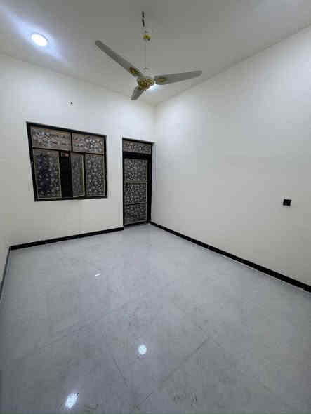 سلام عليكم ورحمة الله وبركاته بيت طابو زراعي سند ٢٥ مشمول بل تطويب
حي للامين شلر التنانير ١١٠ متر ٣ غرفه النوم ٢صاله ٢ مجموعه صحيات ستقبال مطبخ حار وبارد *********** وتساب او تصال
