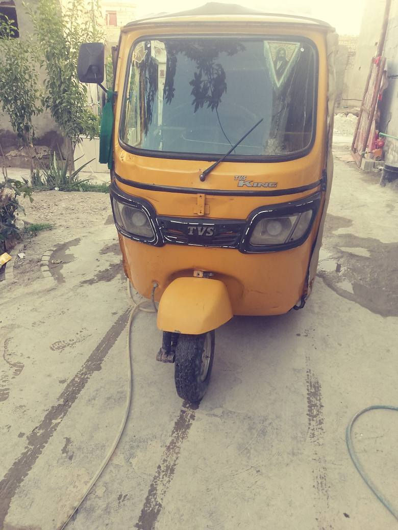 #تكتك_ TVS
موديل 2020 شهر ال 6
سنويه #رقم-بابل 
تحويل ثاني يوم 
التكتك بيها ضربه بسيطه موضحه بالصوره
لاتبخير ولا تنقيص 
المحرك مجفت قبل اربع اشهر تجفيت شركه 
وياها تهم بوب جديد تفصال الشركه كاملات 
السعر 4500 أربع ملايين ونص قفل يعجبك كل الهلا 
عنوانها الحله الحمزة الغربي 
***********
