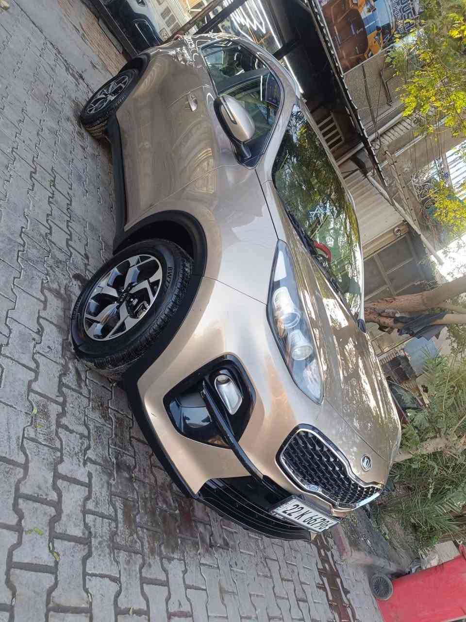 سلام عليكم
كيا سبورتج 2019 خليجي  
السياره بنيد بدون دواخل 
السياره جاهزه ع اخر حبايه
رقم اربيل ب اسمي اتريد وكاله اتريد تحويل اني حاضر 
مكينه 2000 دوش 
كير ع وضع الشركه 
شاشه 
حساسات 
لايت زنون 
داخل بيجي 
اشاير مري 
تحكم فول 
وبعد بيها اهواي مواصفات 
السعر 177 وبيها مجال 
غير متواجد ع فيس 
مكان سياره بغداد 
***********
