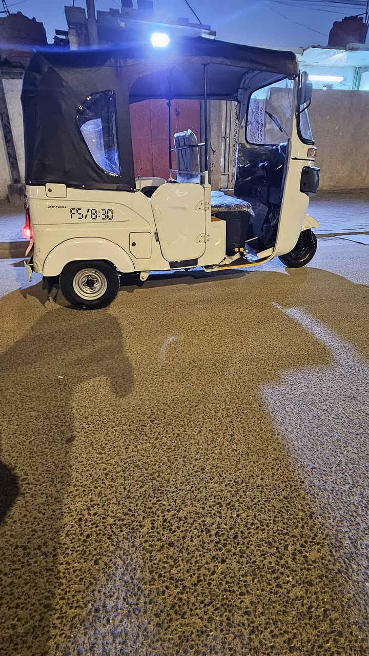 تكتك باجاج موديل 22رقم وسنويه بيها طكه بصيطه بلغد لايمن ولباقي كفاله مكينه مفتوحه ناعمه وحلوه لا تنقص ولا تبخر كهربائيات كلها شغاله تكتك جاهزه مجهزه مال جناي السعر 6800مكاني بلبصره بلحيانيه وهاذ رقمي ***********
