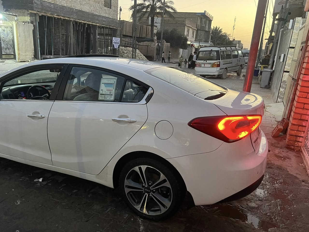 سلام عليكم سيراتو للبيع 2014 مكفوله بيه فقط بارد مكاني نجف كوفه السعر 117 وبيه مجال
***********
