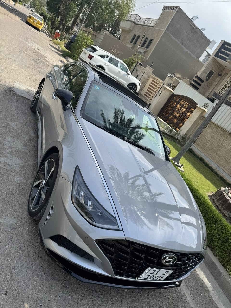 سوناتا2023   plus Sel     
رقم بغداد  بسمي
حادثهة البنيد نفسة مصلح وجاملغ الامامي
  ماشية 40       
مواصفات  ..
بنوراما 
بصمة تشغيل + البوب بصمة + تشغيل عن بعد
كشن السايق كهربائي  
1600  تيربو 
تبريد شاشة بيانو منفصل
تدفئه بالكشنات 
اوتو هولد + اوتو اوف
مانع انحدار ومانع انزلاق 
لد امامي نهاري 
كيرها دكم
لايت زينون عالي ناصي 
رادار امامي خلفي جانبي
اشاير بالمري 
شاشة كبيره بلادية + كامرا خلفيه دوارة 
مانع تصادم امامي خلفي
قيادة آليه تحديد مسار 
سايد بريك دكمة 
انضمة قيادة 4 
وباقي المواصفات معروفة للسيارة 
سعرها  193ورقة وبيها مجال  
مكانها بغداد - حي الامين   
  الهاتف. ***********
