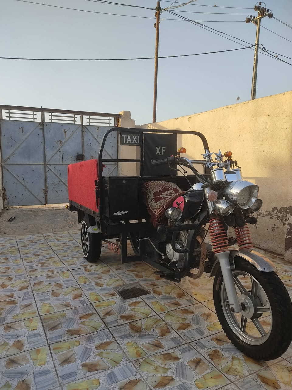 السلام عليكم جنره للبيع اوراق اصوليه وكيلها بلخان تايرات جوبلس بدي نضيف شاصيي مكفول حته من الصبغ محرك توه مجفت ويخبل  كلجات توني مبدلهن السعرر مليون و٦٠٠ وبيها مجال مكاني كوفه ***********
