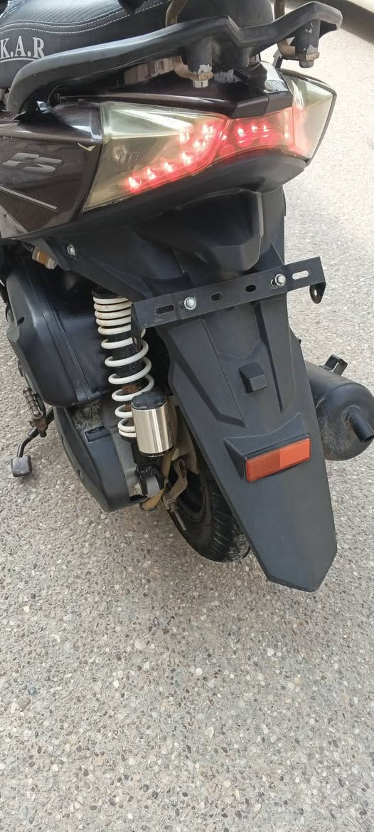 السلام عليكم دراجة اف اس كلش نظيفة كلشي شغال سلف كهربائيات عدادات مكينة تخبل نهضه وسرعه شرط وسعره بلاش 350 ناصريه المركز مستعجل ع بيع ***********
