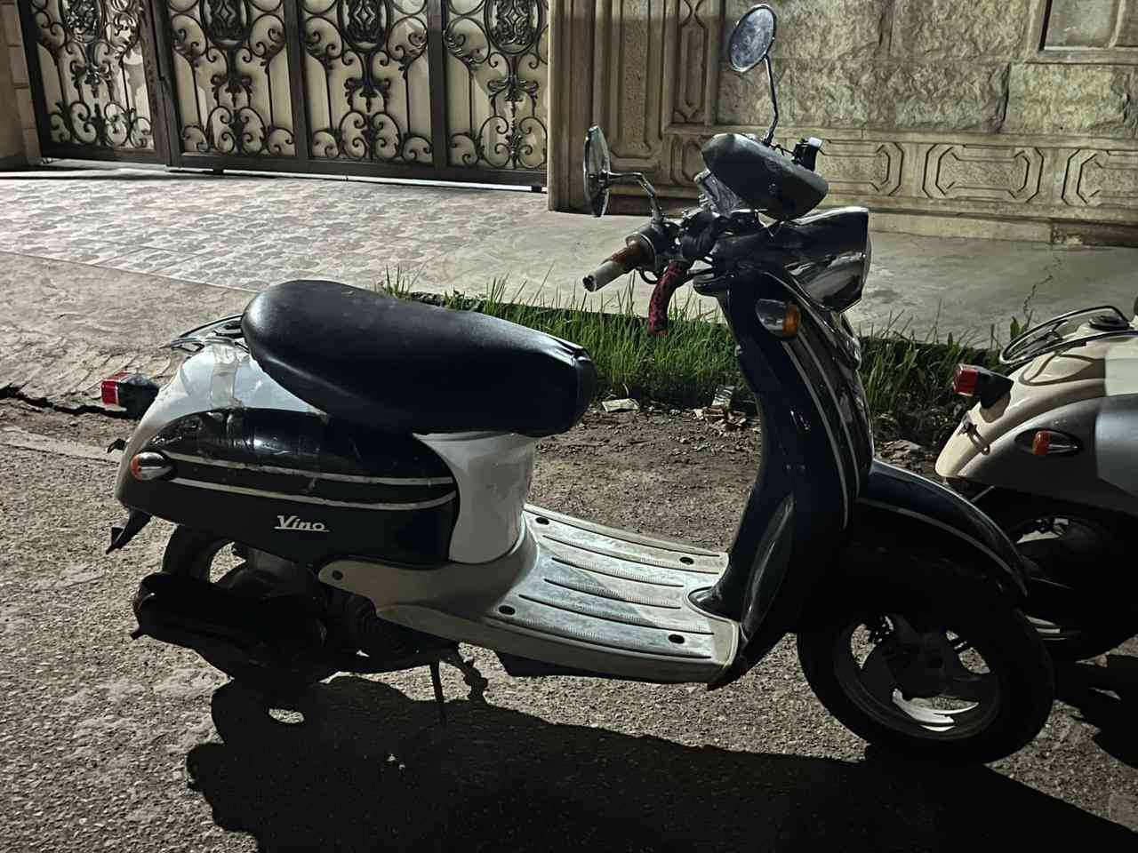 سلام عليكم
دراجه للبيع 
نوع عبد الحليم نثيه
صالصنه بلادي 🔟
كابريتر بلادي 
تايرات جديده 
لايت زينون وعادي
ودبل غاز 
الكفر الوره شويه تعبان 
سويج واحد لجميع اقفال الدراجه 🔐
الشاصي مابي قطرة لحيم 
بحياتي مخابط دهن وبانزين لان المكينه بحياته محاميه بيه الحمدلله
الدراجه توديني من الخضراء للواسطي طالب صناعه يعني من البيت للدوام 
الدراجه شويه المكينه مالته يرادله تنظيف 
ولو مو محتاج فلا ابيعه ماطور ساتر عليه ونعمه بس الظروف 
السعر 280 وبي مجال للشراي 
ورجاءاً لحد يكسر بي لان لو مو محتاج ماابيعه بهيج سعر ابيعه اغلى بس مستعجل على بيعته
والدراجه بالواقع انظف بس مغاسلها ملتهي بالدراسه


**إذا كنت صاحب هذا الإعلان وتريد حذفه لأي سبب، رجاءا أرسل رسالة إلى الدعم الفني**