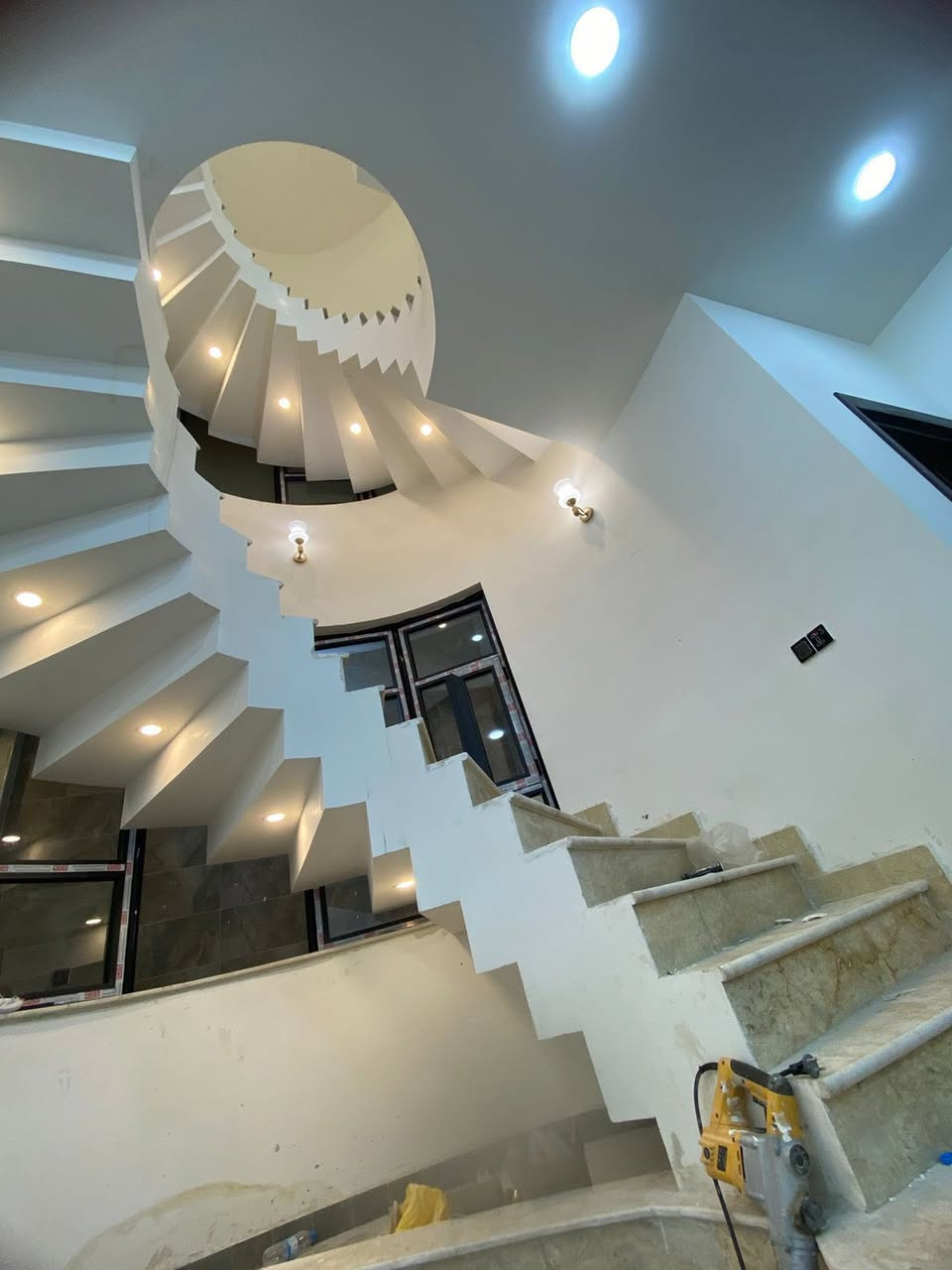 عألم التآسيسات ***********
