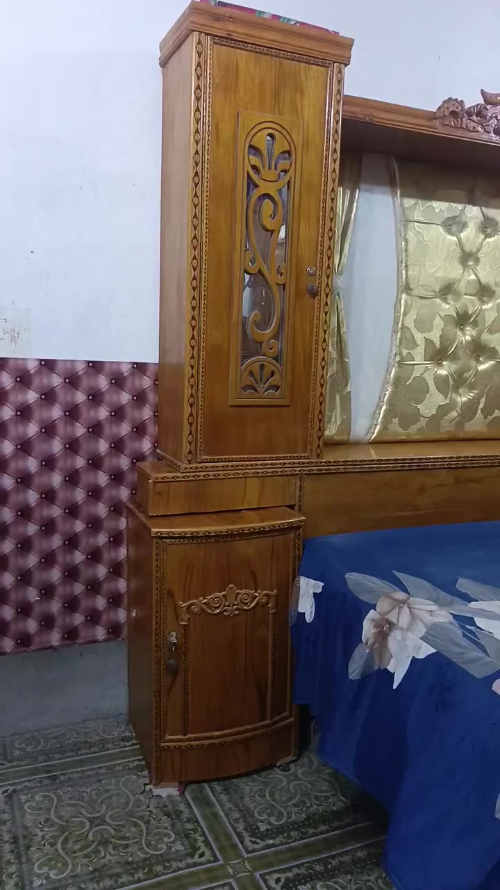 المحموديه حي الجزائر
غرفة مستعملة للبيع  السعر مليون بيهة مجال***********
