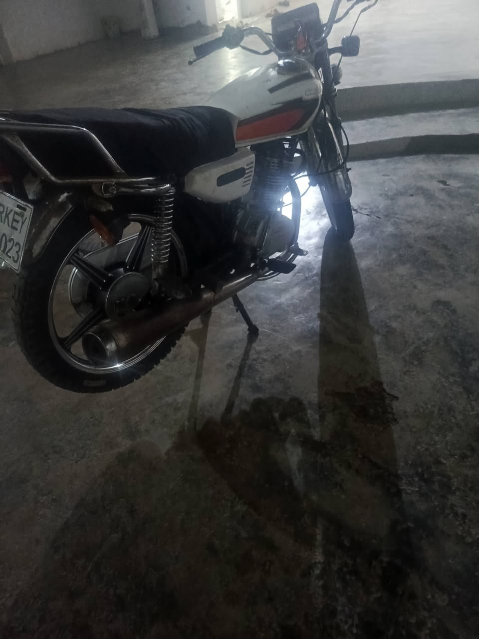 سيلفان البيع موديل 19بس حلوه كاعده سعر 300بيهه مجال بصيط مكان مقداديه شهربان ***********
