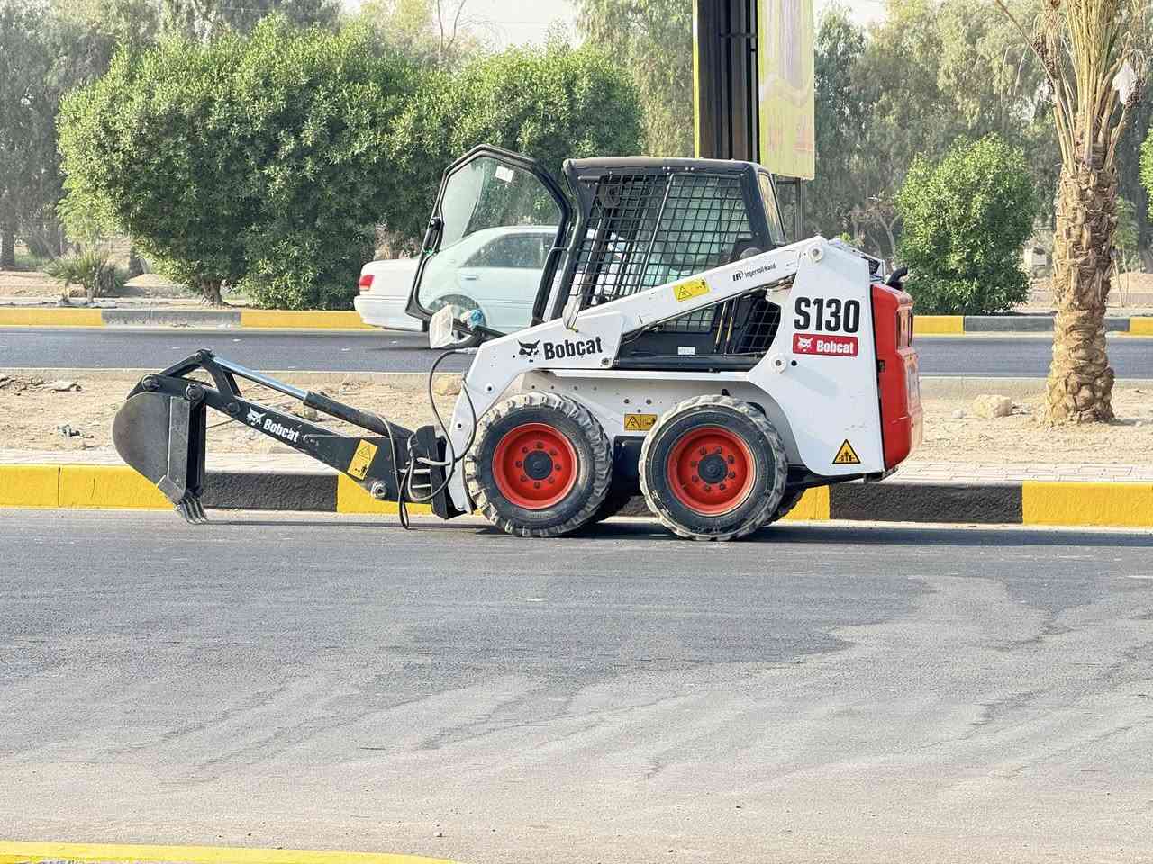 بوبكات للإيجار كيله حفارة برينة مكنسة شوكية بغداد وجميع المحافظات ***********
