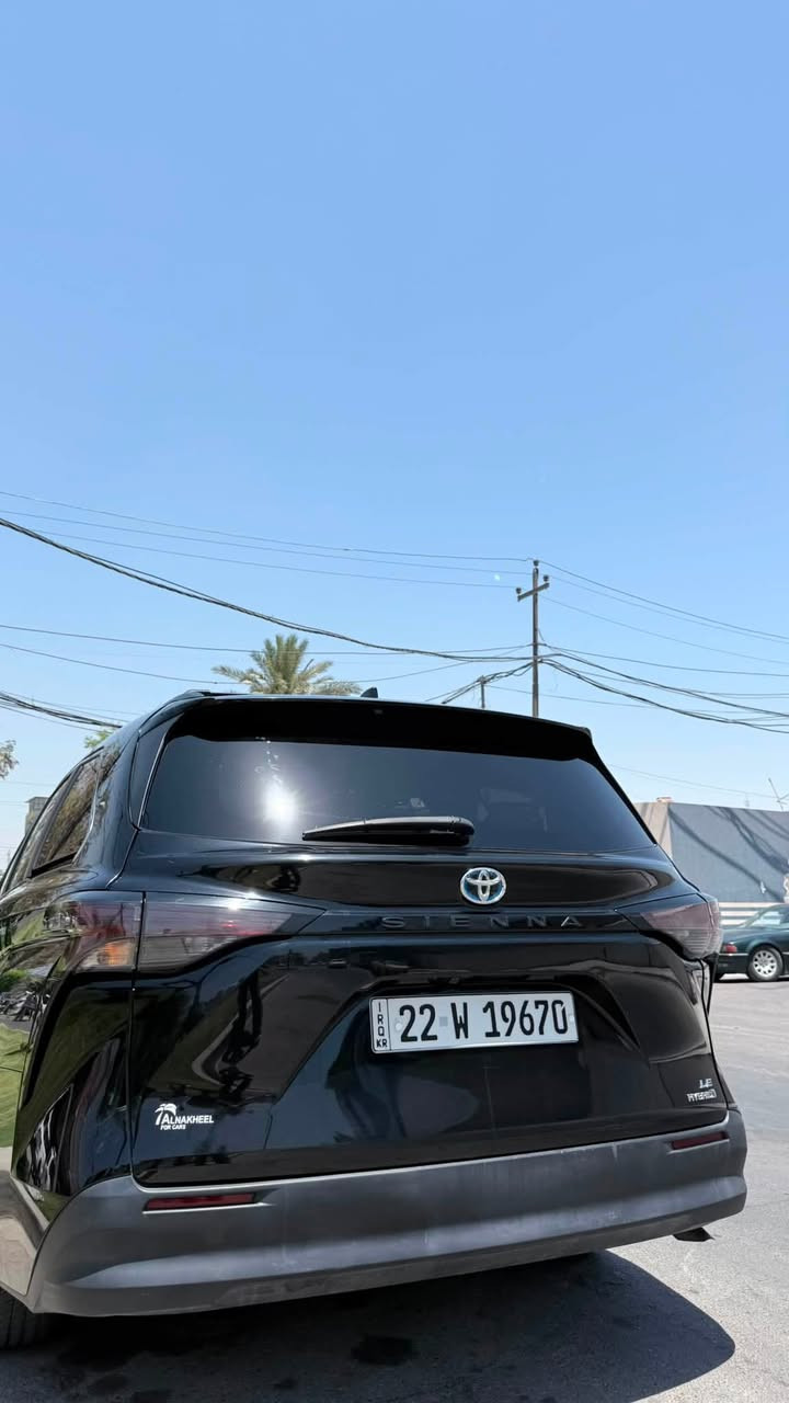 السلام عليكم تويوتا سيينا 2023 هايبرد le فتحة نص فول مواصفاتها معروفه حادثها حافة الباب الامامي اليمين وحافة الجاملغ انصبغ نص الباب والجاملغ بجم كبس السيارة جديده ماشية 93 الف كيلو رقم اربيل ب اسمي تحويل ثاني يوم مكانها بغداد الدورة السعر 300 وبيها مجال للاستفسار : ***********
