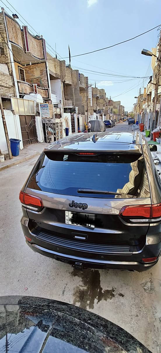 السلام عليكم جيب جراند شيروكي بلاك توب فور ويل موديل 2021 حادثه مرفق بالمنشور والسونار كذلك  جاملغ وبنيد بدون دواخل مواصفات رادار امامي وجانبي كشنات جلد تدفئة توقف ذاتي اتو  هولد  اتو بريك حساسات خلفية هوك خلفي مكينة 3600 كفاله هية والكير ماشية  77 باسمي رقم جديد وهزه جديده مكاني بغداد السعر 205وبيه مجال للشراي الاتصال ***********
