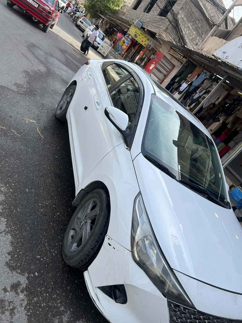 اكسنت 21 خليجي فول مواصفات ما يحتاج اذكرها 
مكان السيارة موصل 
3مكانات بارد pdr
بدون صبغ السعر 122 قفل 
باسمي السيارة 
***********
***********

