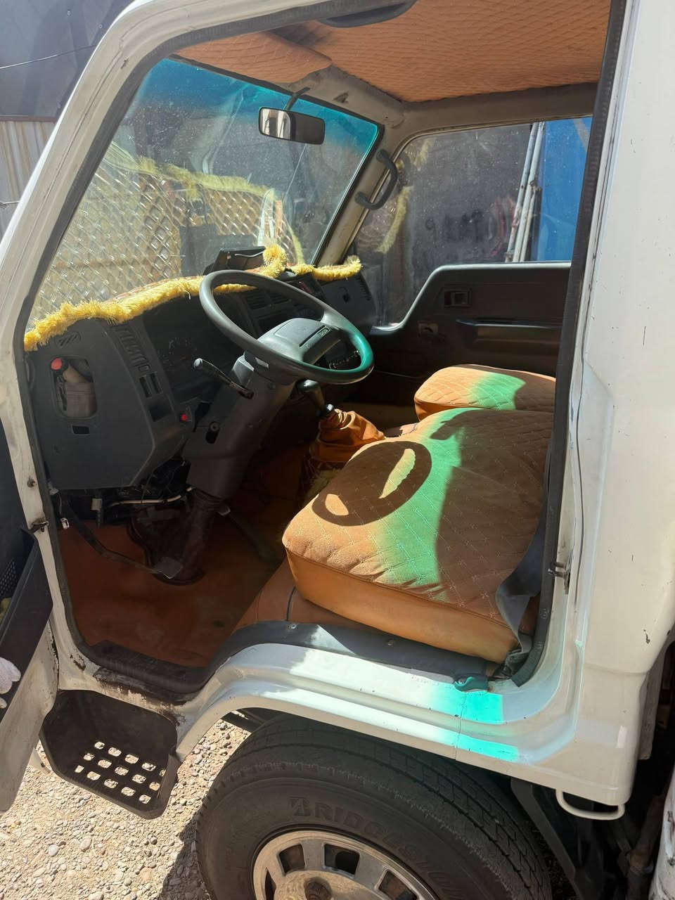 سلام عليكم تيوتا راس الثور موديل 89تفاصيل اكثل ***********
