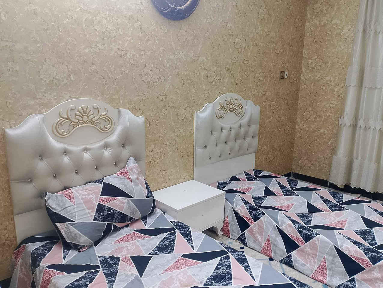 غرفة للبيع 
السعر 375 حي الاخاء


**إذا كنت صاحب هذا الإعلان وتريد حذفه لأي سبب، رجاءا أرسل رسالة إلى الدعم الفني**