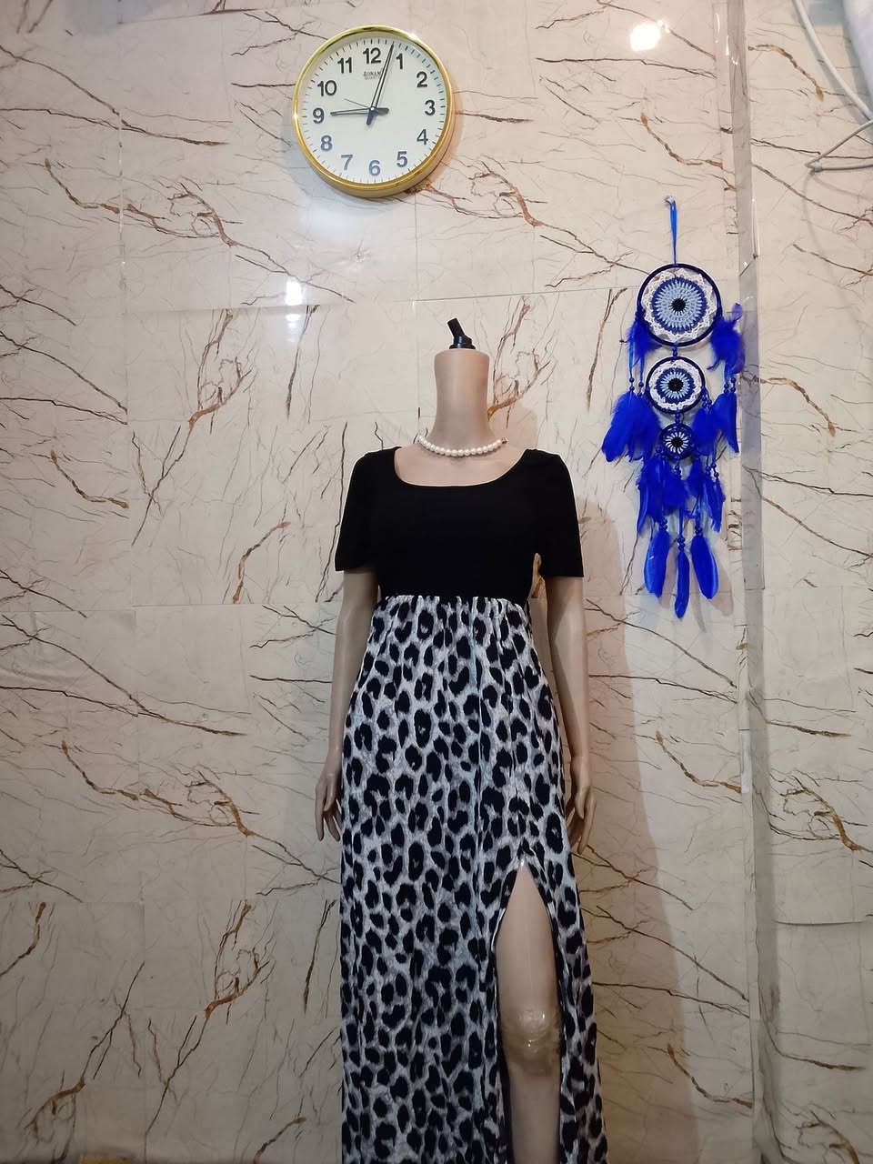 فستان نسائي صيفي 😍♥️
قياس Xl
سعر ١٠ الف 
قطعه شي أن 
يوجد توصيل لجميع المحافظات عراق 🚚


**إذا كنت صاحب هذا الإعلان وتريد حذفه لأي سبب، رجاءا أرسل رسالة إلى الدعم الفني**