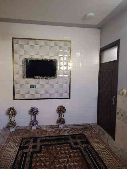 المساحه 135.. استقبال ومطبخ وغرفه وصاله وصحيات ....طابو زراعي تبليط مجاري وكهرباء ..السعر 73 بي مجال بسيط..الموقع حي الشرطه..***********
