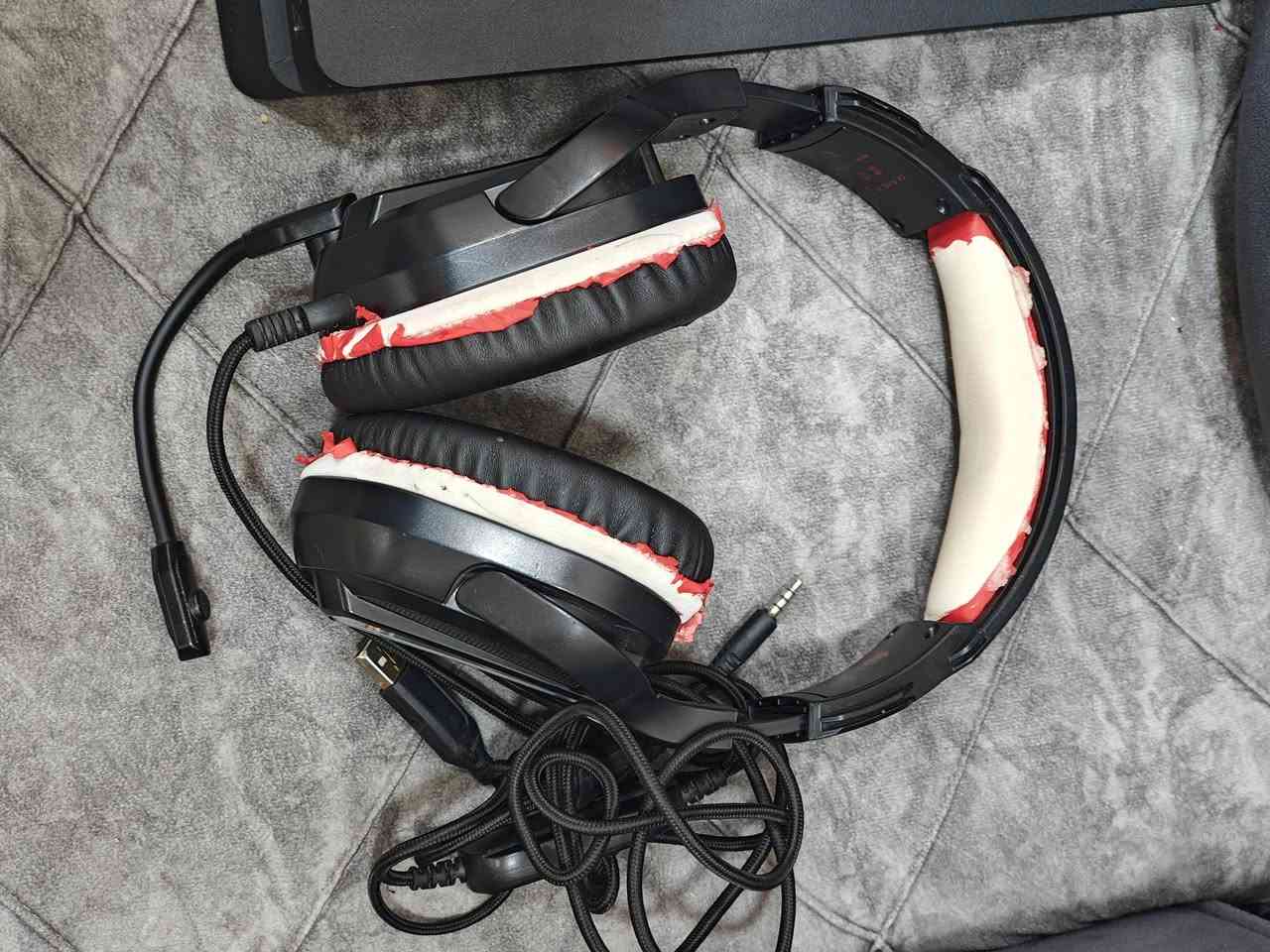 بلي 4 سلم  أونلاين
 1 تيرا مامفتوح نضيف 
2 جوستك اصلي 
مع سماعات
 وكيبل وقاعدة شحن دبل
*********** واتساب
