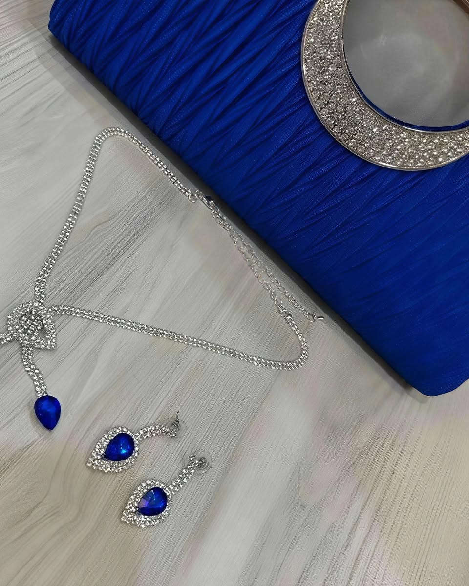 ✨ قطعة اليوم تستاهل مكان في خزانتك!✨ 
🤍حقيبة سهرة فاخرة مع طقم إكسسوارات أنيق 💎
تألقي بإطلالة راقية تخطف الأنظار في المناسبات والسهرات الخاصة 🤍
✔️ حقيبة كلاتش فخمة
✔️ قلادة أنيقة
✔️ أقراط متناسقة 
🛍️كما يوفر بيج Aveen Store الخدمات التالية:
✅ شحن سلات من SHEIN.
✅ شحن الطلبات الخاصة من SHEIN 
✅ شحن مجاني ضمن العروض المتوفرة
💕 شاركوا المنشور مع أصدقائكم، وتابعوا Aveen Store حتى يصلكم كل جديد.
📩 للحجز والاستفسار راسلونا على الخاص.
#shein #shopping #style #explore #iraq


**إذا كنت صاحب هذا الإعلان وتريد حذفه لأي سبب، رجاءا أرسل رسالة إلى الدعم الفني**