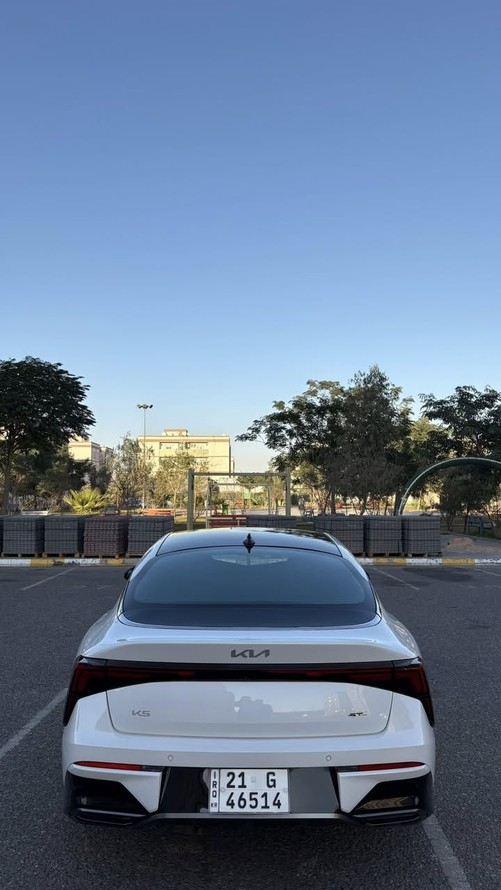 K5 2025 جيتي لاين وارد امريكي
فول مواصفات فتحة بانوراما وتشغيل عن بعد 

مكينة 2500 

4 سلندر 

رادار امامي و رادار خلفي

الحادث مالها بچم قطعتين بنيد وجاملغ  مبدلات ومصبوغات بلون السيارة وبيها تكحيل خفيف بالتكمة اليمين واليسار وصبع من الباب الايمن بارد وتكحيل نتيجة الحادث  والدعامية مالتها الاصلية مفتوحة ومصبوغة بس

ضربتها سطحية لا متأثر لا شاصي ولا مكينة
 
ايرباك سليم ما طاك
 
ماشية 25 الف كيلو
رقمها سليمانية الراعي موجود تسوي بيها وكالة
 او تحويل باسمك

سعرها 212 ورقة وبيها مجال بسيط

رقمي ***********
