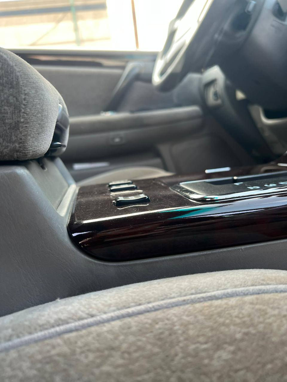 السلام عليكم
سوبر كراون 2003الملكه 3دكم برده خلفيه مكينه D4 الكبير السياره حاويه دخول جديد كفاله عامه السعر 68$💲USA
للاستفسار اكثر ***********
